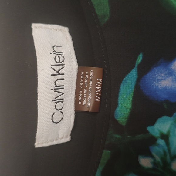 Calvin Klein Black Floral 3 Tiered Asymmetrical Flowy Tank Top sz Medium - Picture 5 of 8